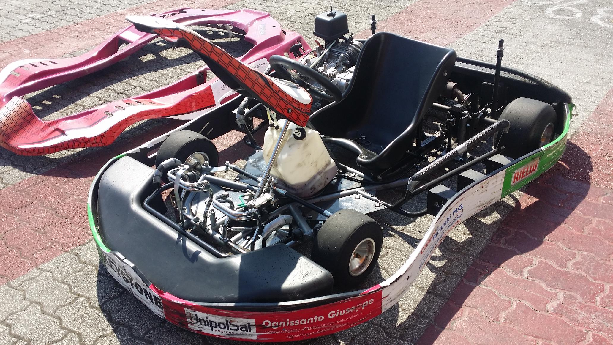 No final os karts e os pneus ficaram assim5